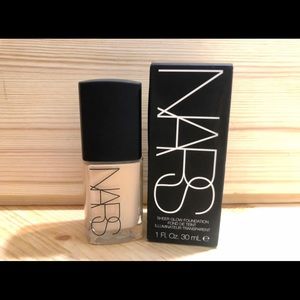 BNIB Nars Sheer Glow Foundation Deauville